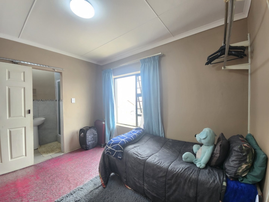 4 Bedroom Property for Sale in Levallia Western Cape